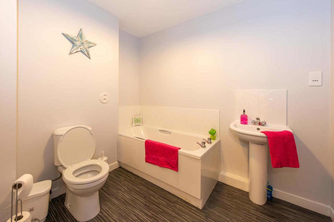 Premier - Wishaw En-Suite Apartment المظهر الخارجي الصورة