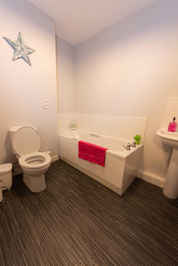 Premier - Wishaw En-Suite Apartment المظهر الخارجي الصورة